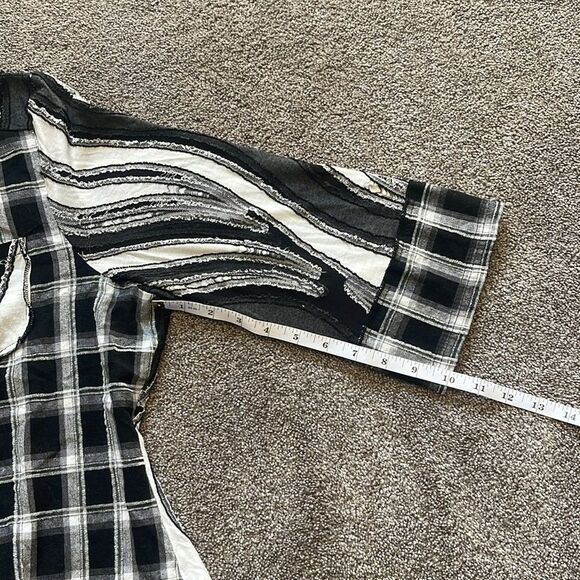 Kamana Black and White Single Pocket Tunic size removed see measurements - Picture 9 of 13